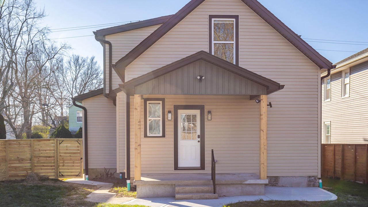 Photo of Outdoor in Roselawn Finance