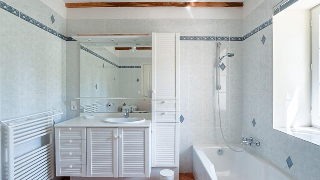Photo of Bathroom in Frayssinet-le-Gelat