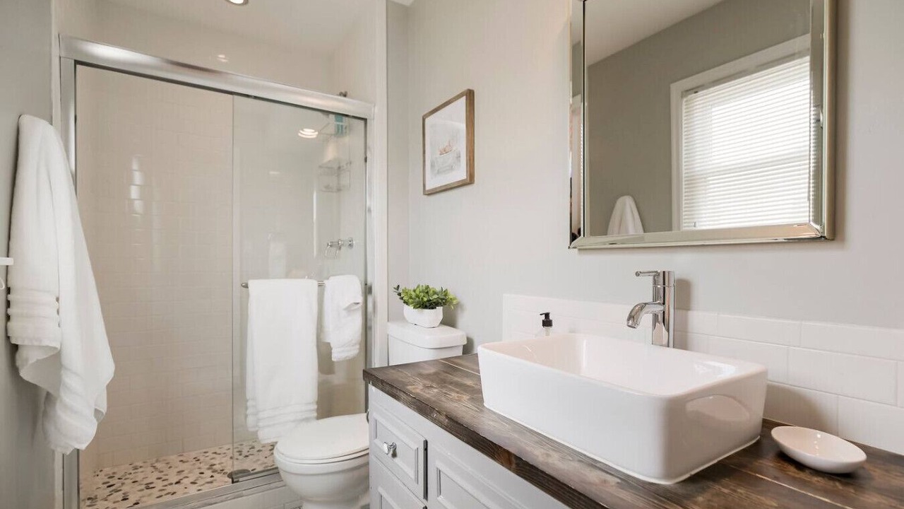 Photo of Bathroom in Prairie Village