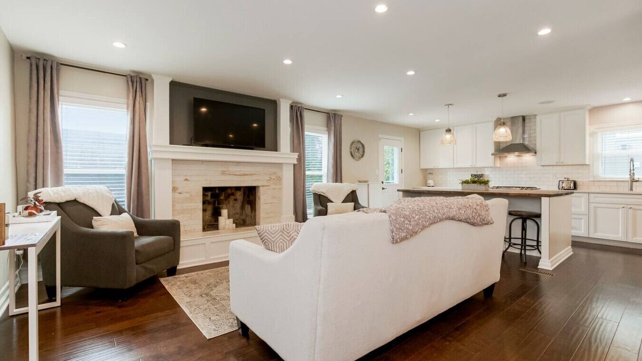 Photo of Livingroom in Prairie Village