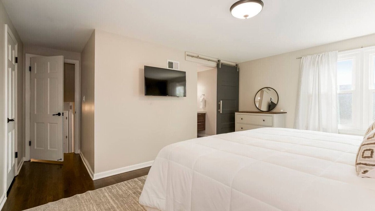 Photo of Bedroom in Prairie Village