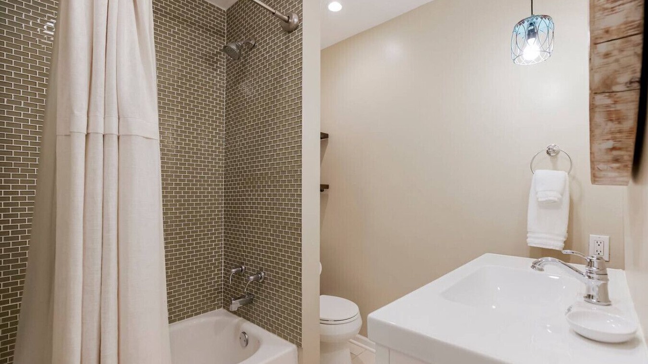 Photo of Bathroom in Prairie Village