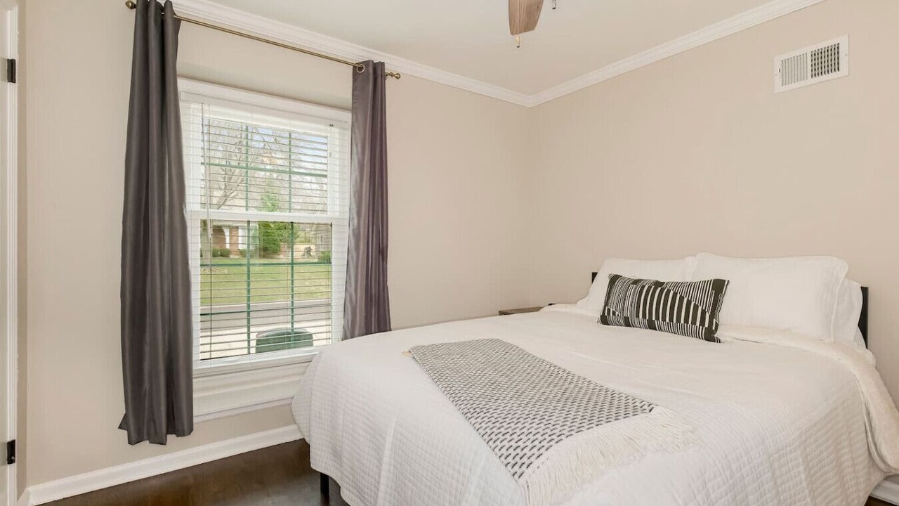 Photo of Bedroom in Prairie Village