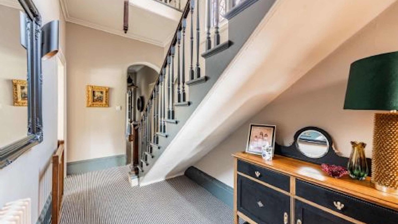 Photo of Others in Diss