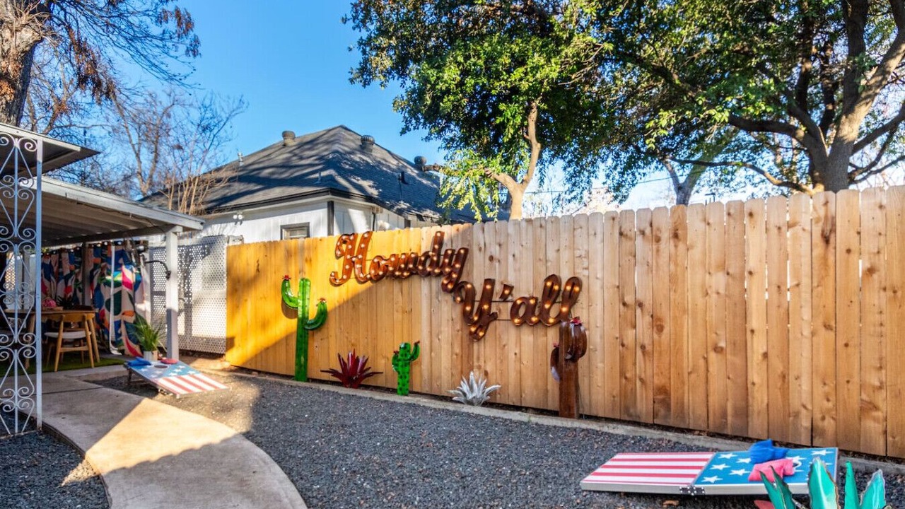 Photo of Outdoor in East Cesar Chavez