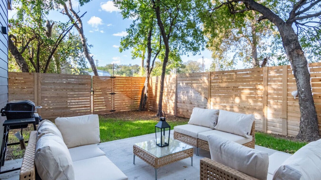 Photo of Patio Balcony in Govalle