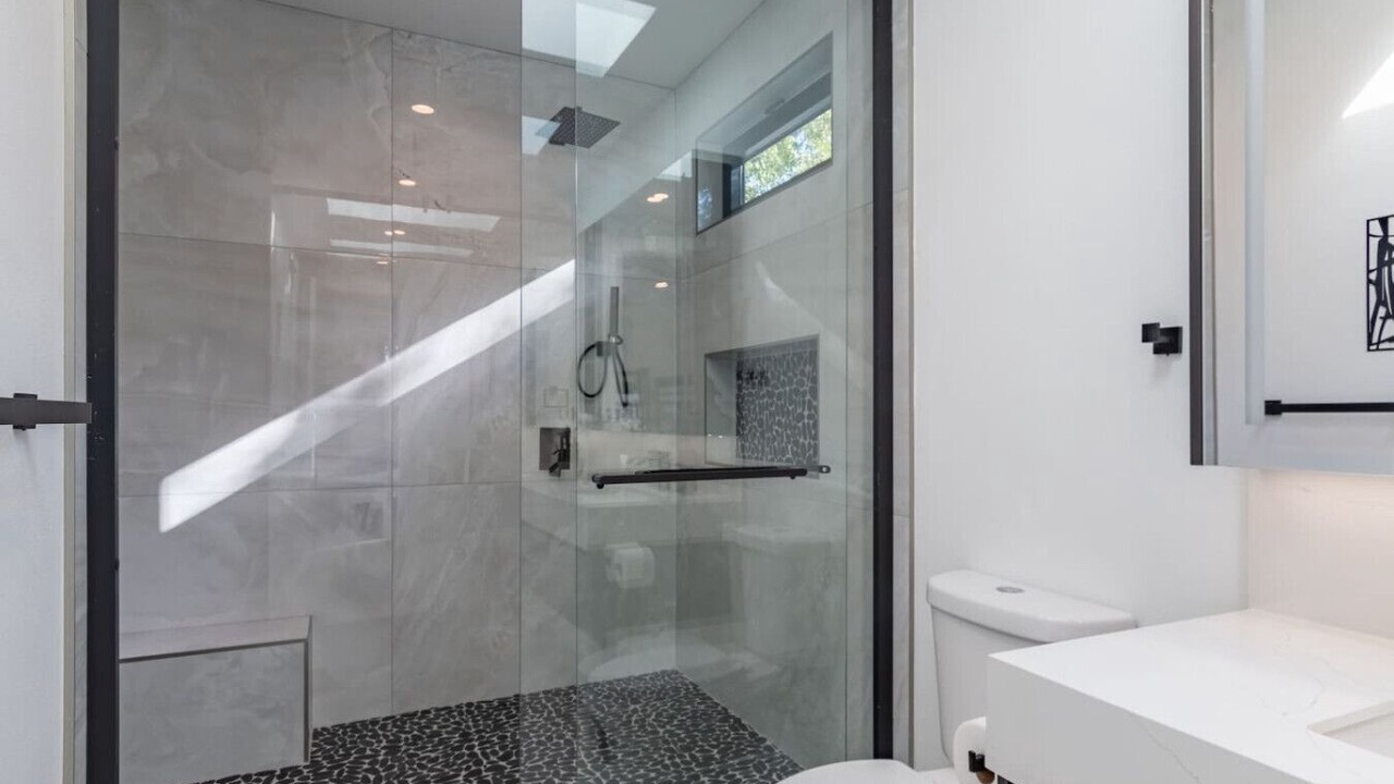 Photo of Bathroom in Govalle