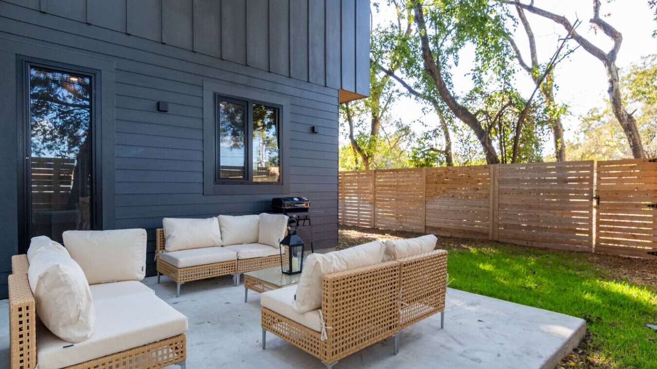 Photo of Patio Balcony in Govalle