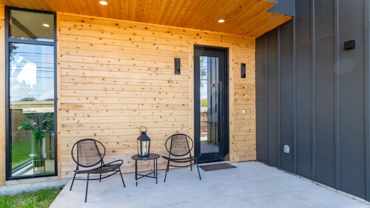 Photo of Outdoor in Govalle
