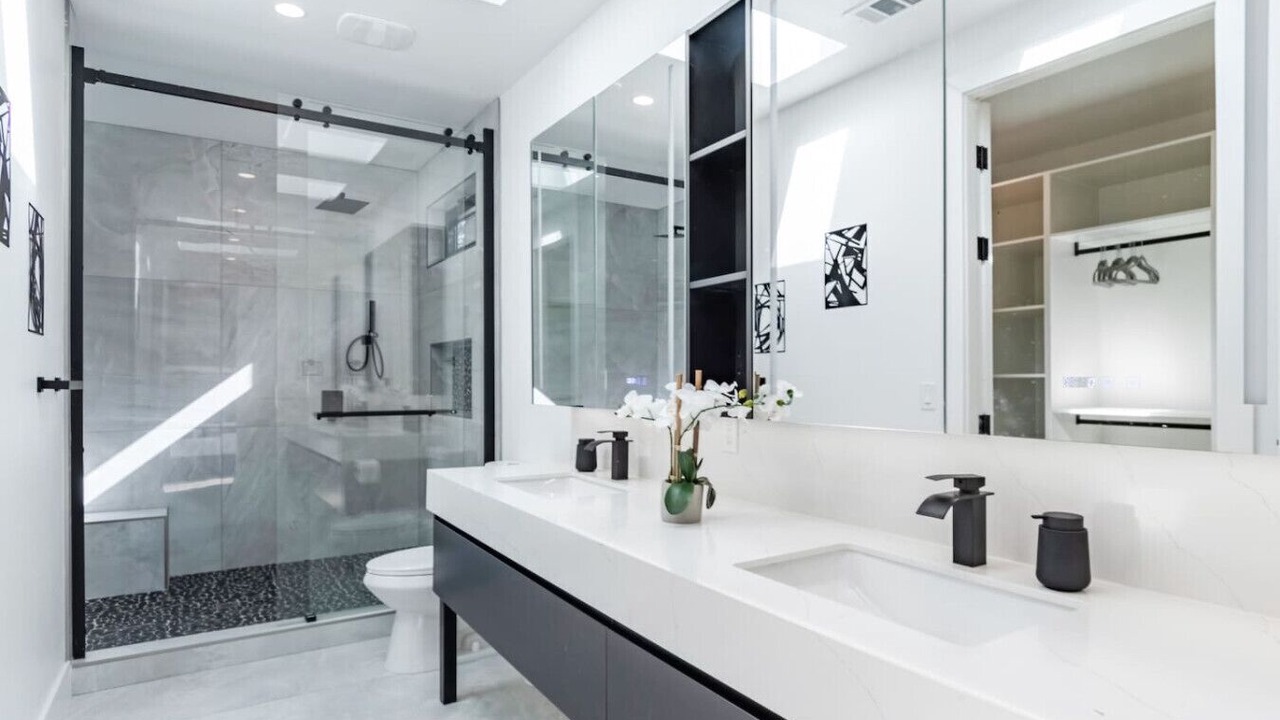 Photo of Bathroom in Govalle