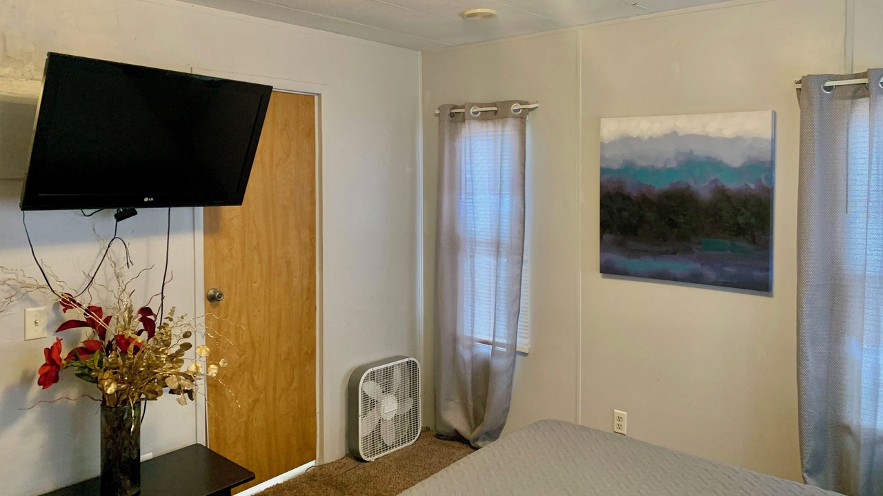 Photo of Bedroom in Hydro