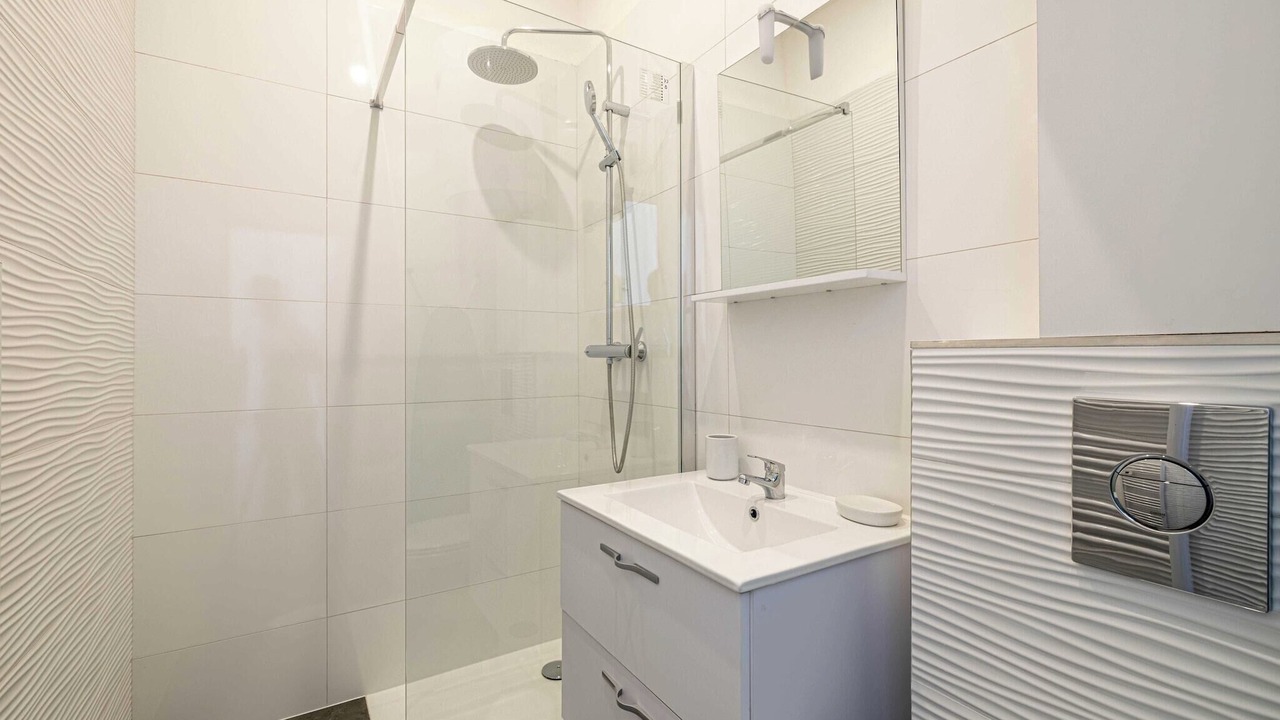 Photo of Bathroom in Prado - Republique