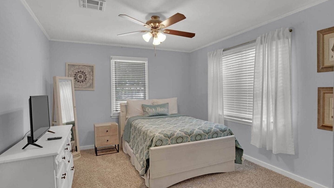 Photo of Bedroom in Broadmoor