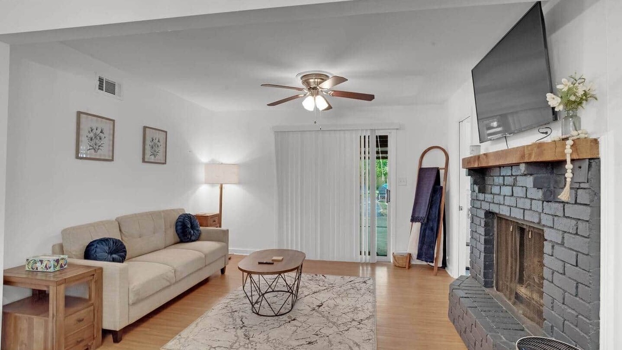 Photo of Livingroom in Broadmoor