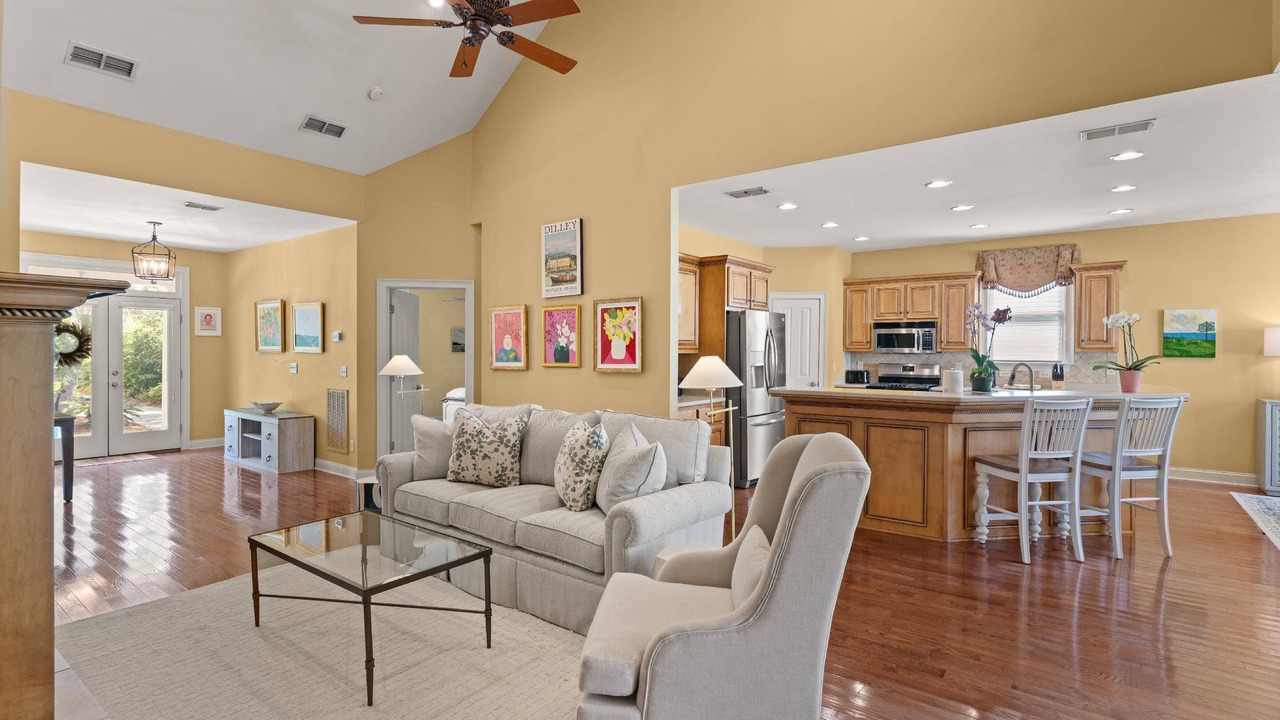 Photo of Bedroom in Saint Simons Heights
