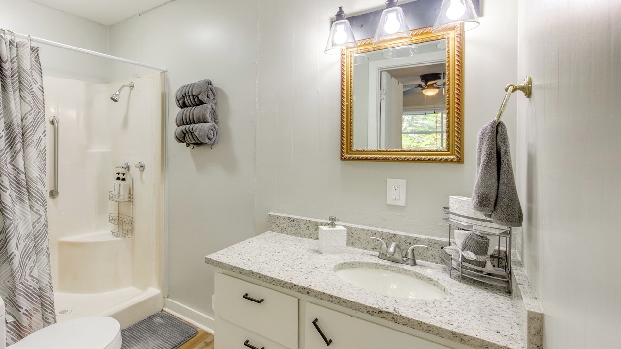 Photo of Bathroom in Ore City