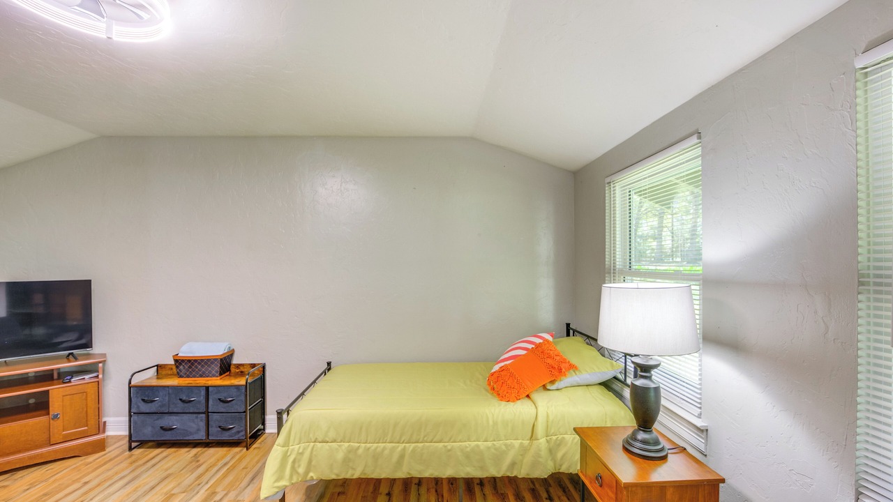 Photo of Bedroom in Ore City