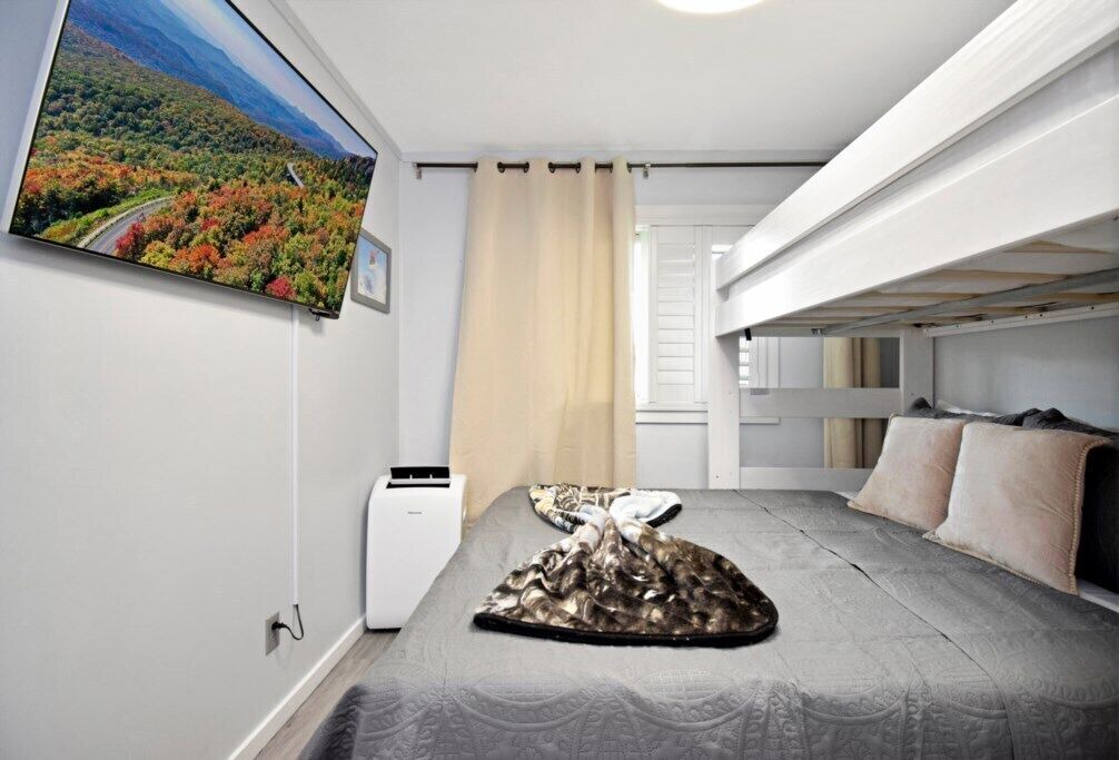 Photo of Bedroom in Beech Mountain