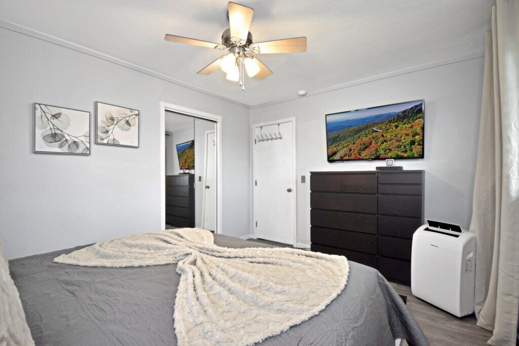 Photo of Bedroom in Beech Mountain