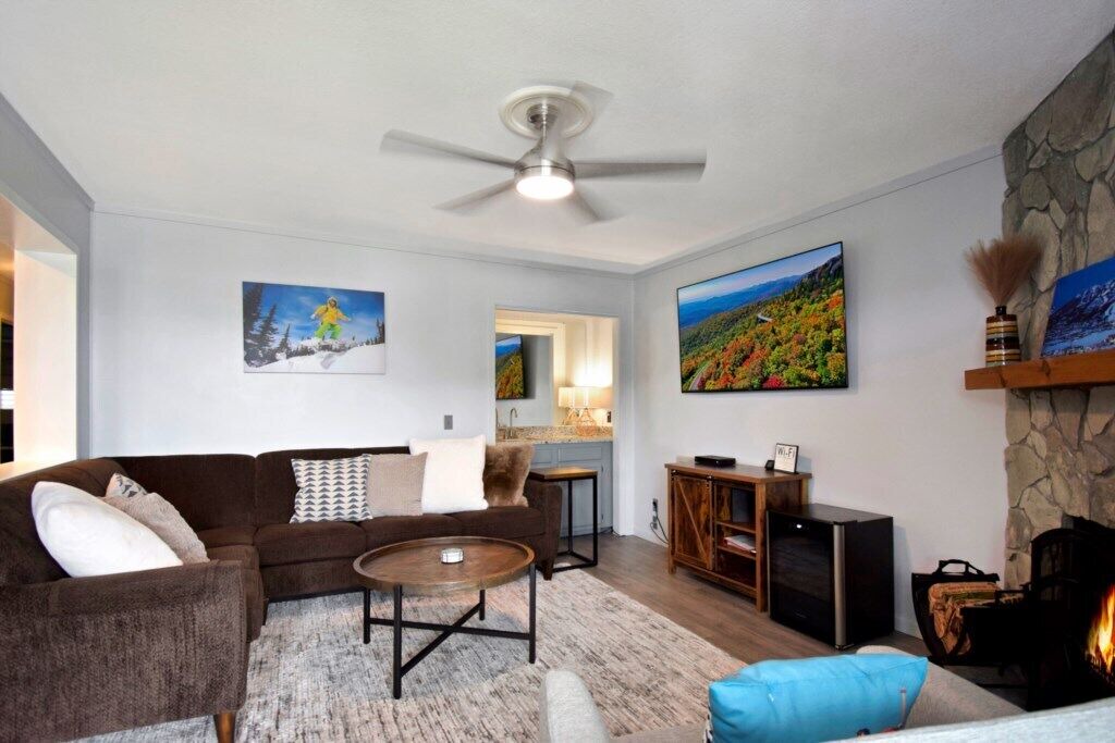 Photo of Livingroom in Beech Mountain