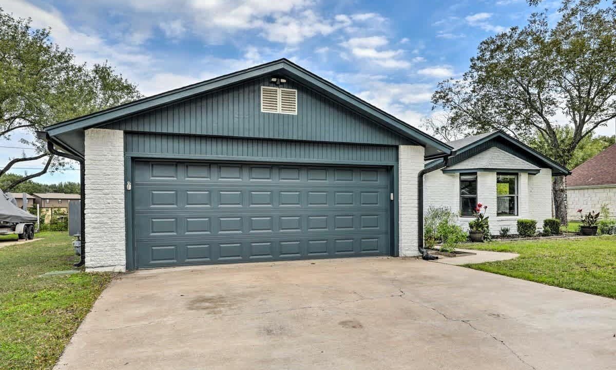 Photo of Outdoor in Lockhart