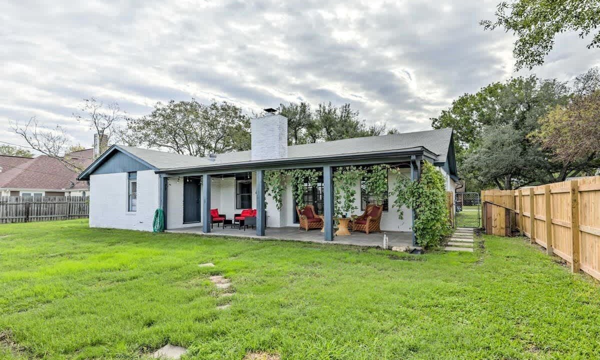 Photo of Outdoor in Lockhart