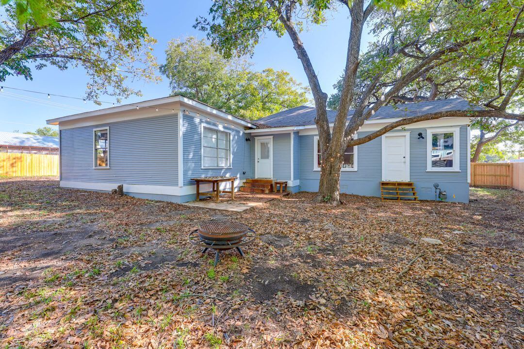Photo of Outdoor in Lockhart