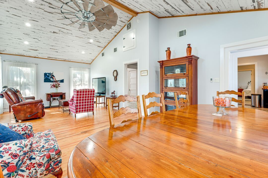 Photo of Livingroom in Lockhart