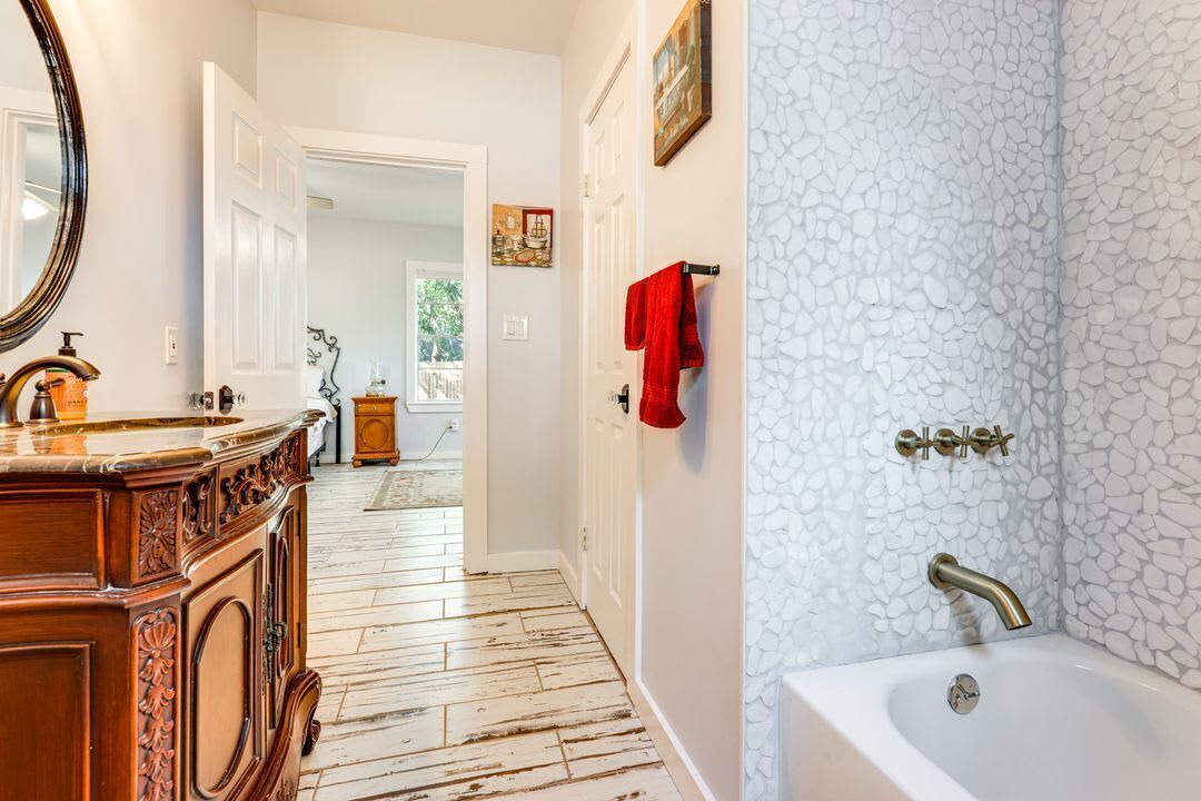 Photo of Bathroom in Lockhart