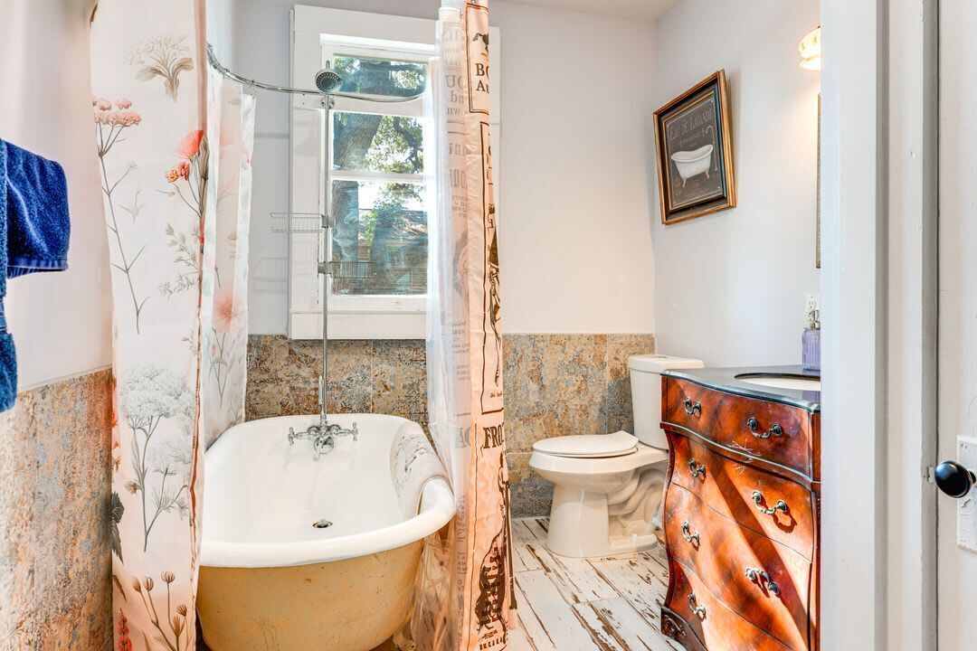 Photo of Bathroom in Lockhart