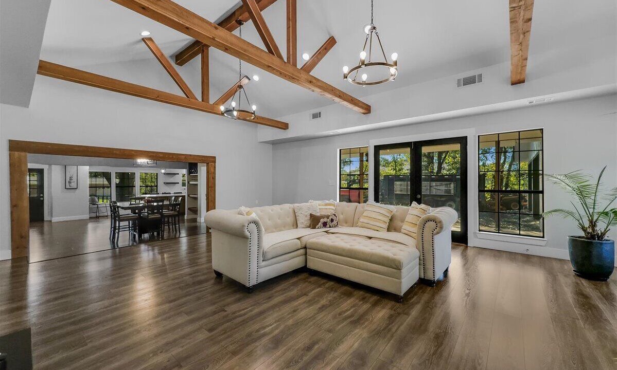 Photo of Livingroom in Richland Hills