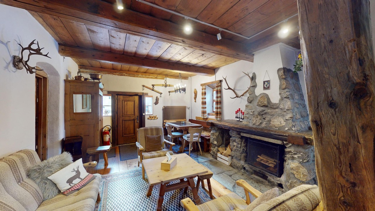 Photo of Livingroom in La Punt-Chamues-ch