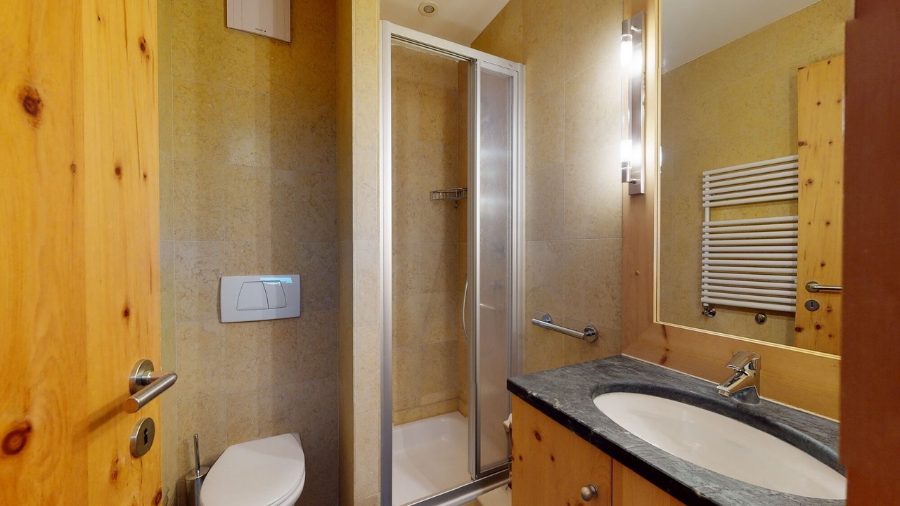 Photo of Bathroom in Samedan