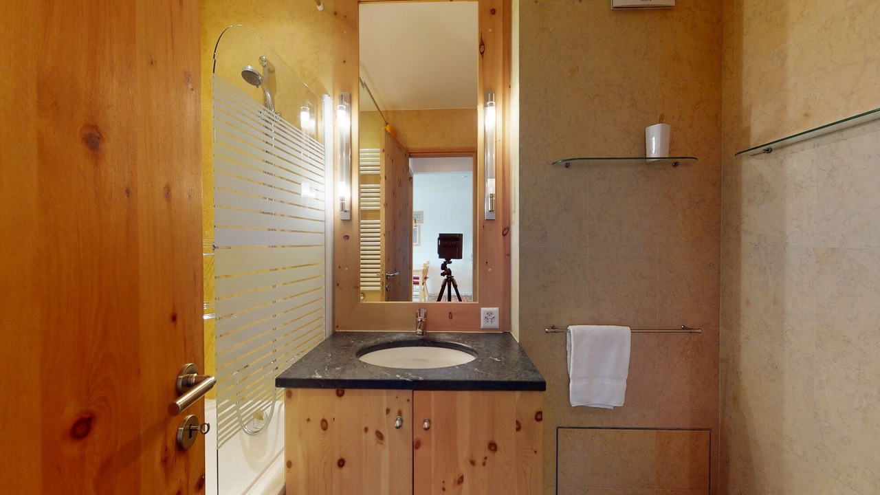 Photo of Bathroom in Samedan