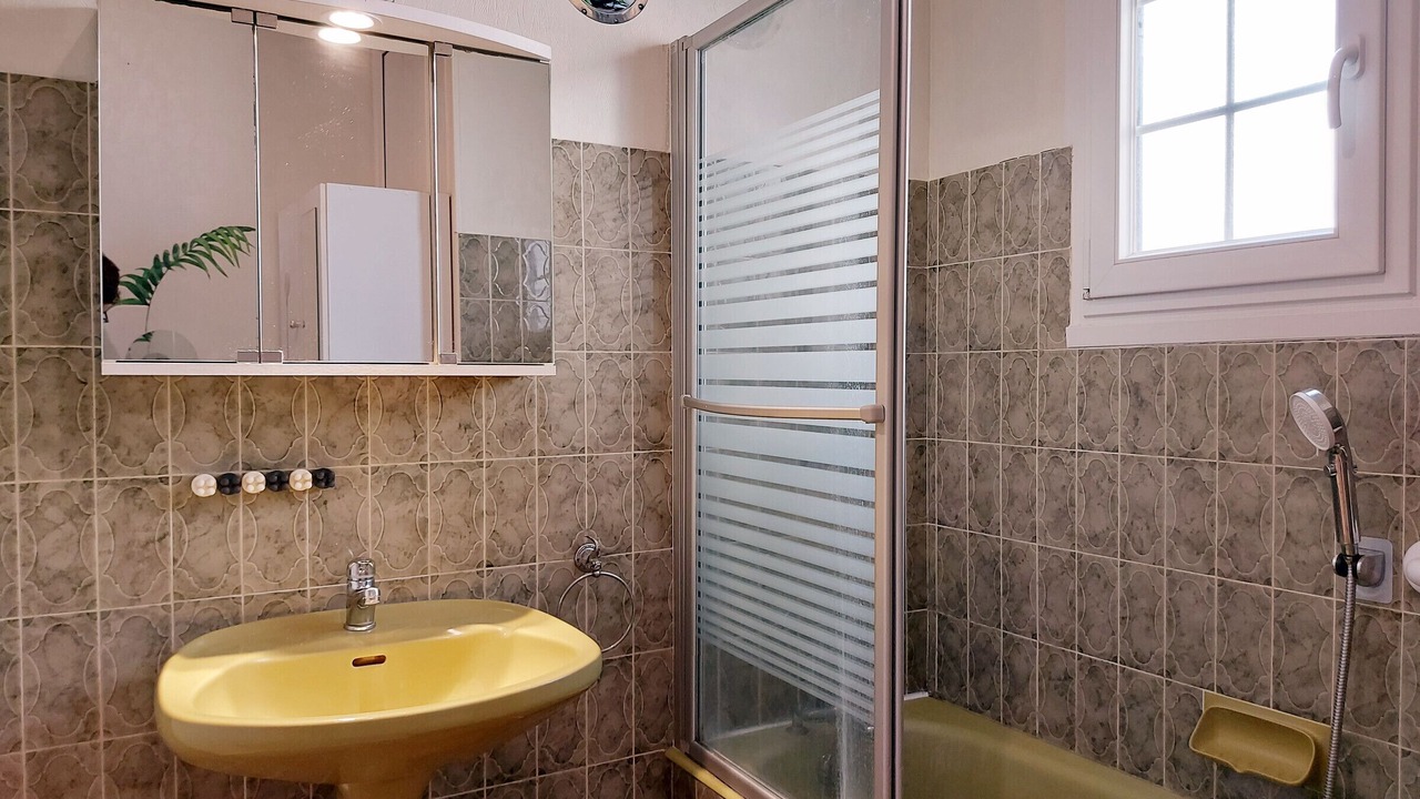 Photo of Bathroom in Le Puiset