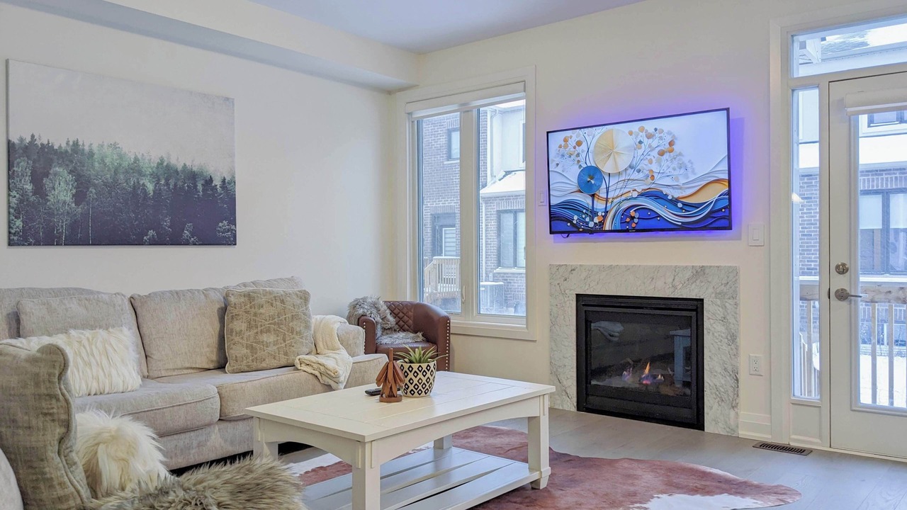 Photo of Livingroom in Halton Regional Municipality