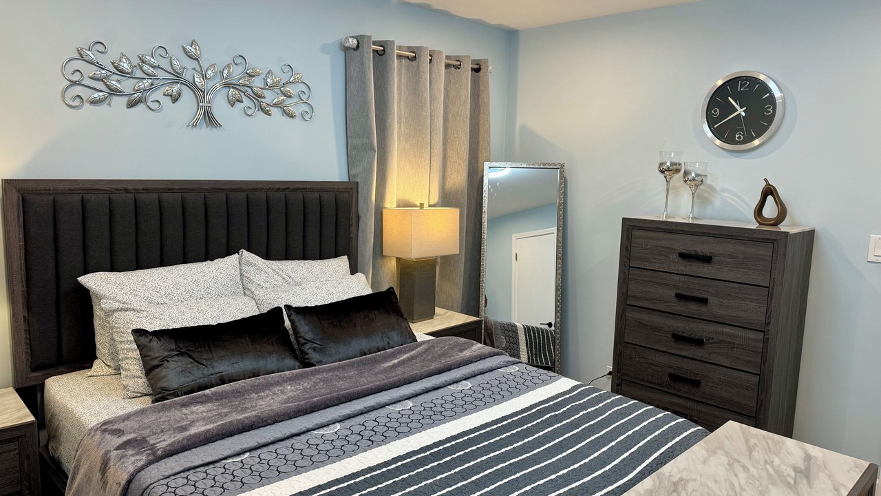 Photo of Bedroom in Skokie