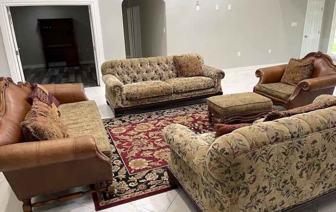 Photo of Livingroom in Iowa Colony