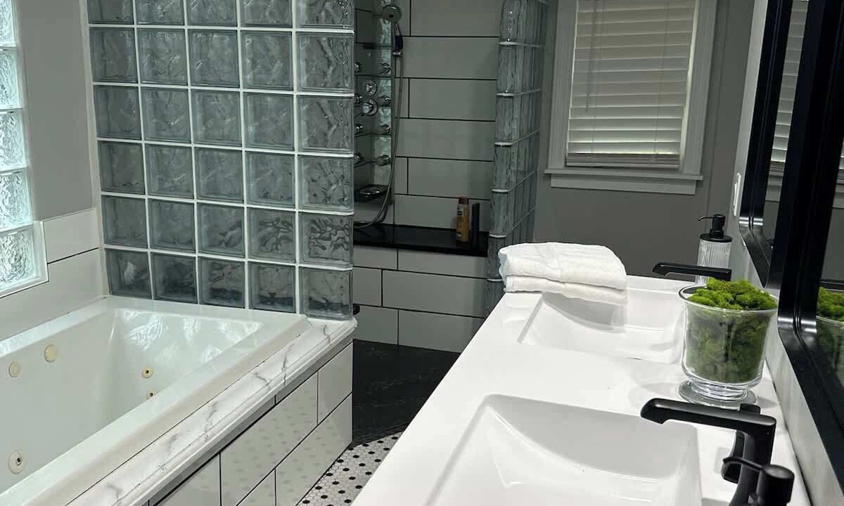 Photo of Bathroom in Yorkville