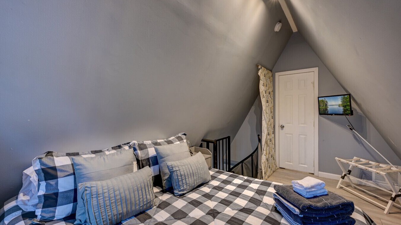 Photo of Bedroom in Center Conway