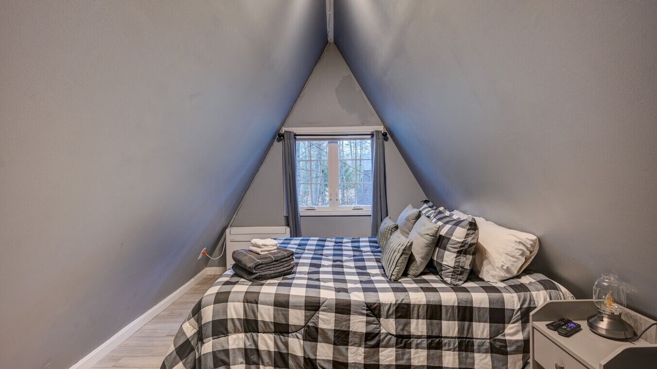 Photo of Bedroom in Center Conway