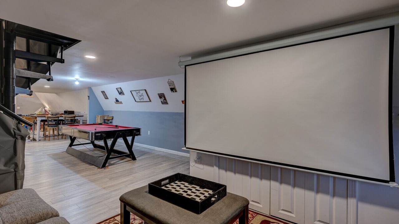 Photo of Others in Center Conway