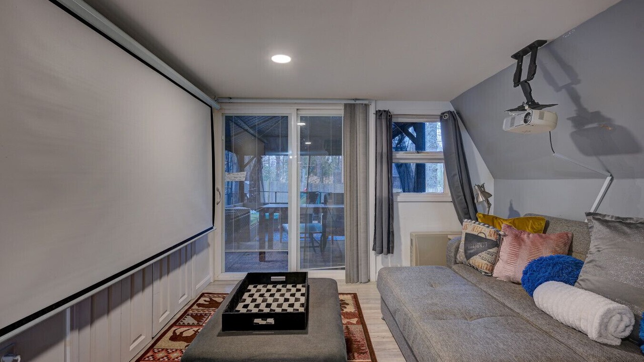 Photo of Others in Center Conway