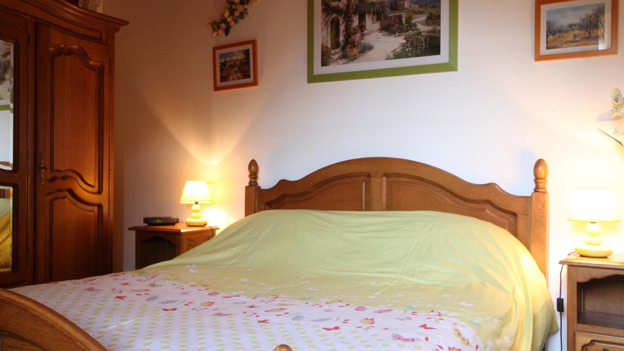 Photo of Bedroom in Grosville