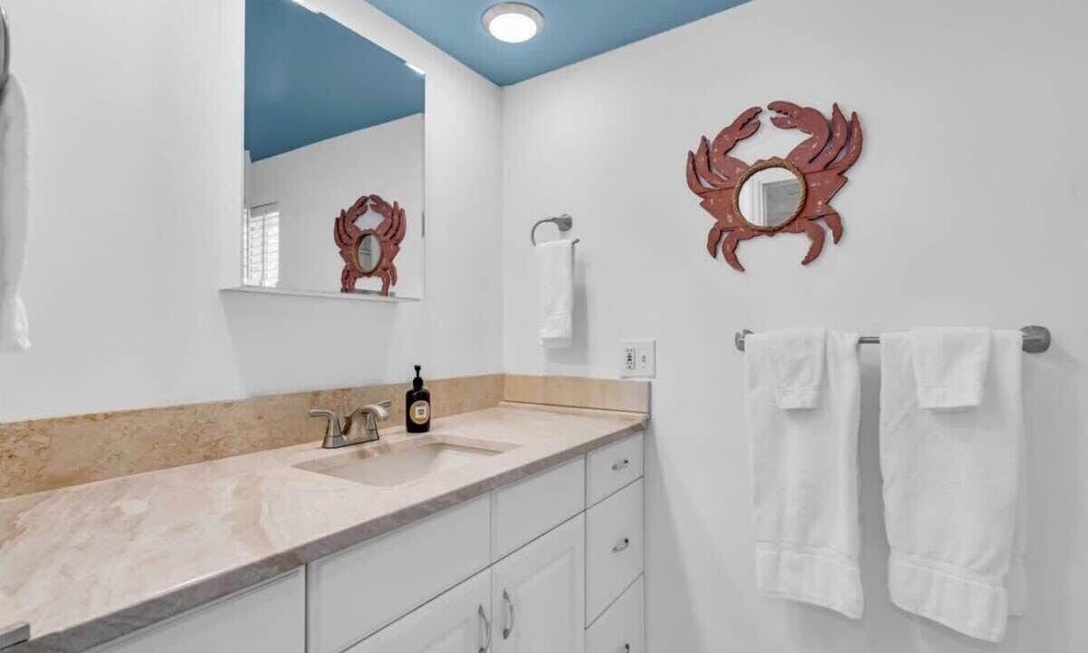 Photo of Bathroom in Indian Beach Sapphire Shores