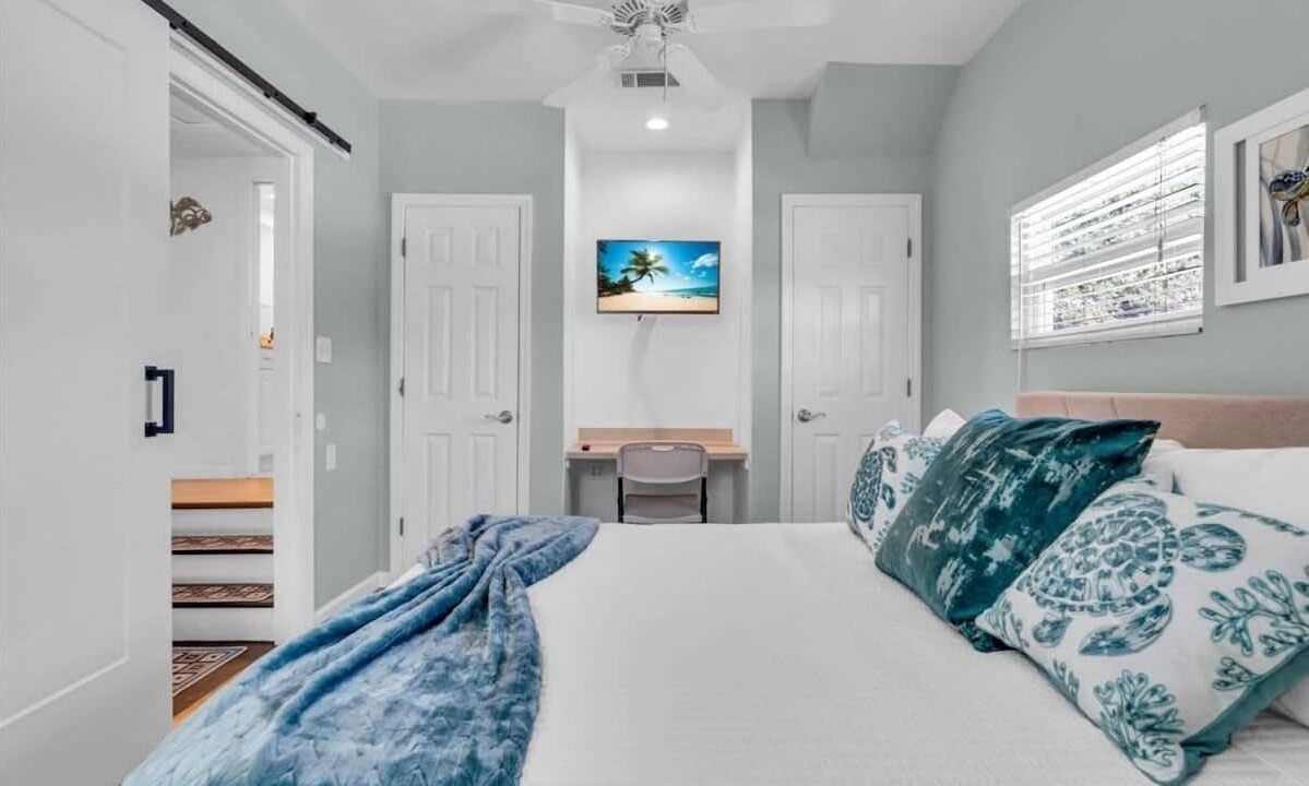 Photo of Bedroom in Indian Beach Sapphire Shores