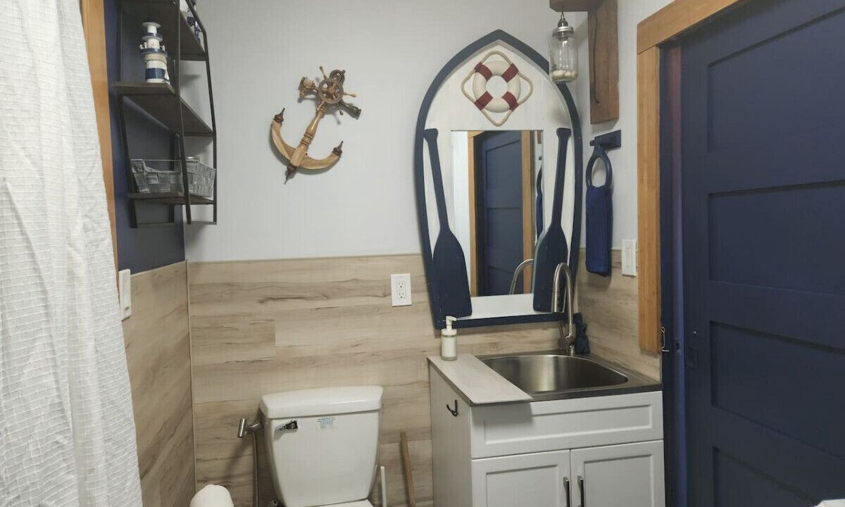 Photo of Bathroom in Gravenhurst
