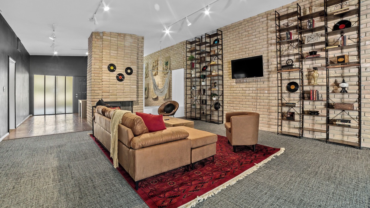 Photo of Livingroom in South Tulsa