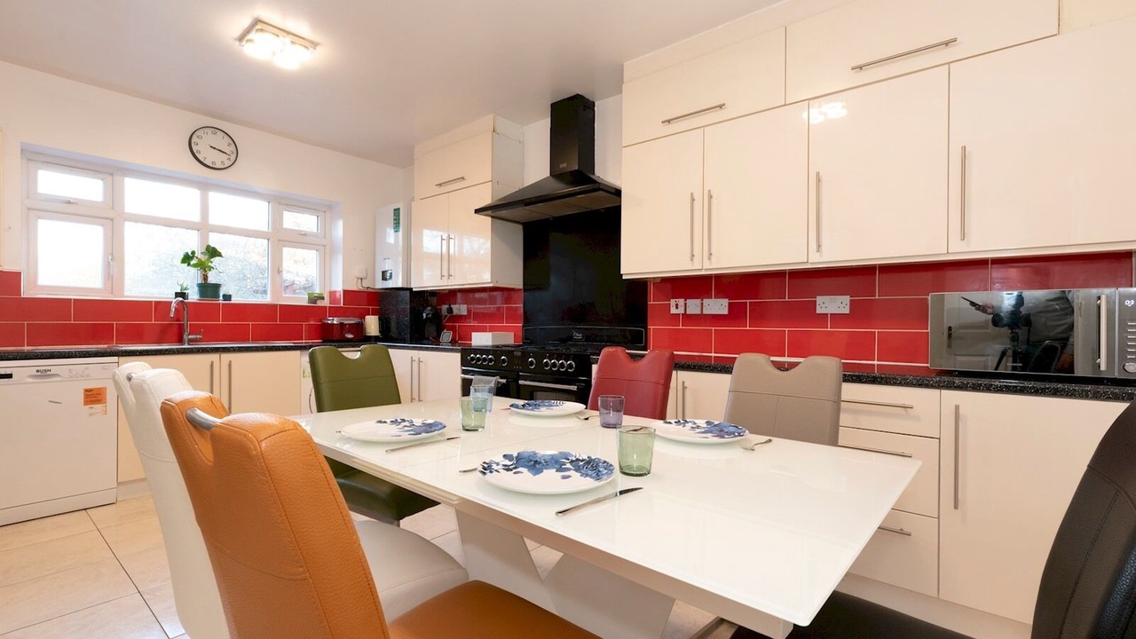 Photo of Kitchen in Tolworth