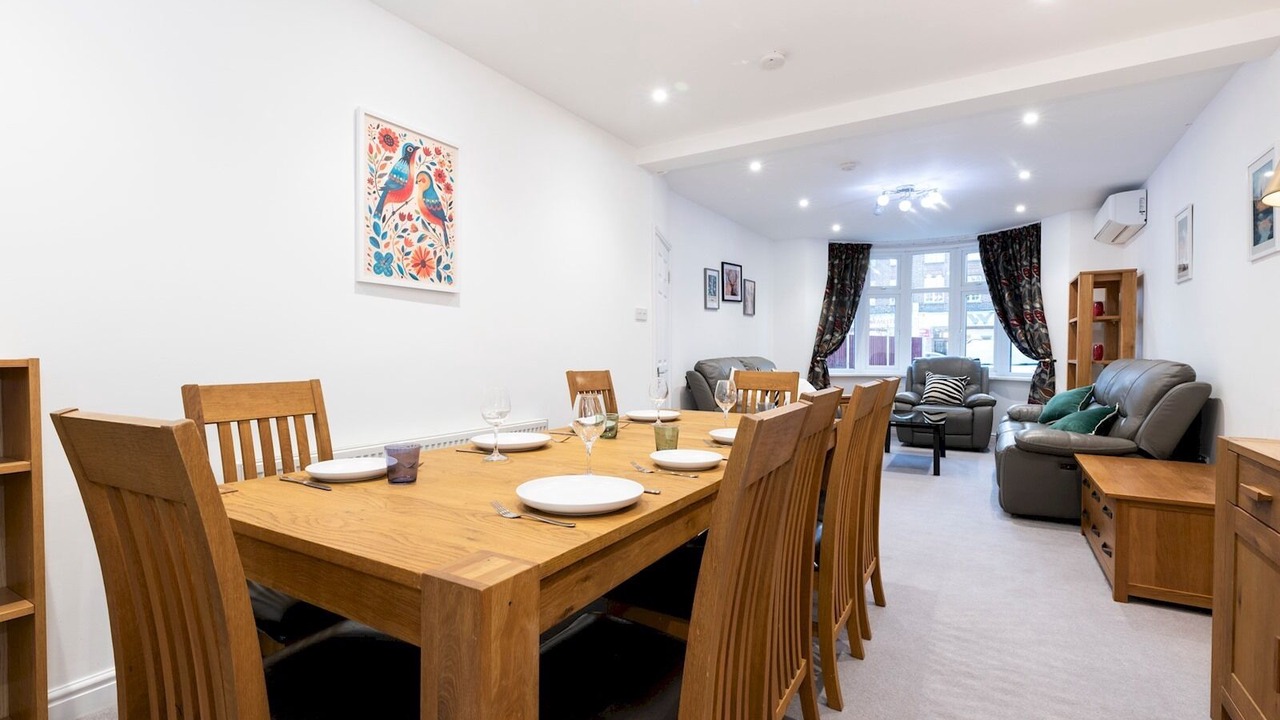 Photo of Others in Tolworth